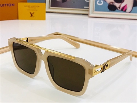 LV sunglass-380